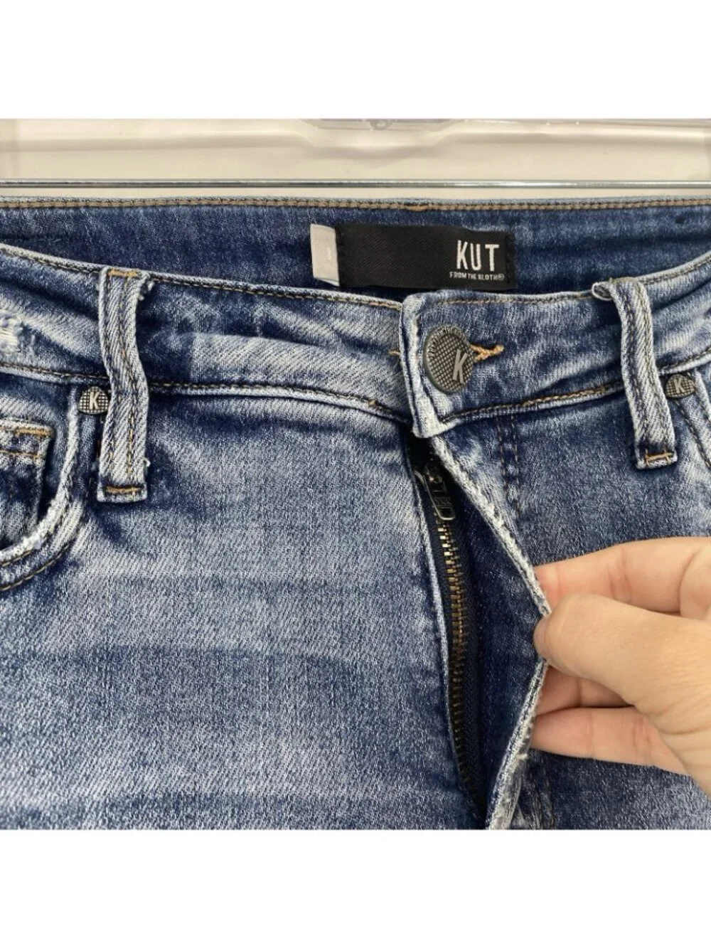 KUT From The Kloth Size 8 Blue Rachel High Rise Mom Jeans Cropped Distressed